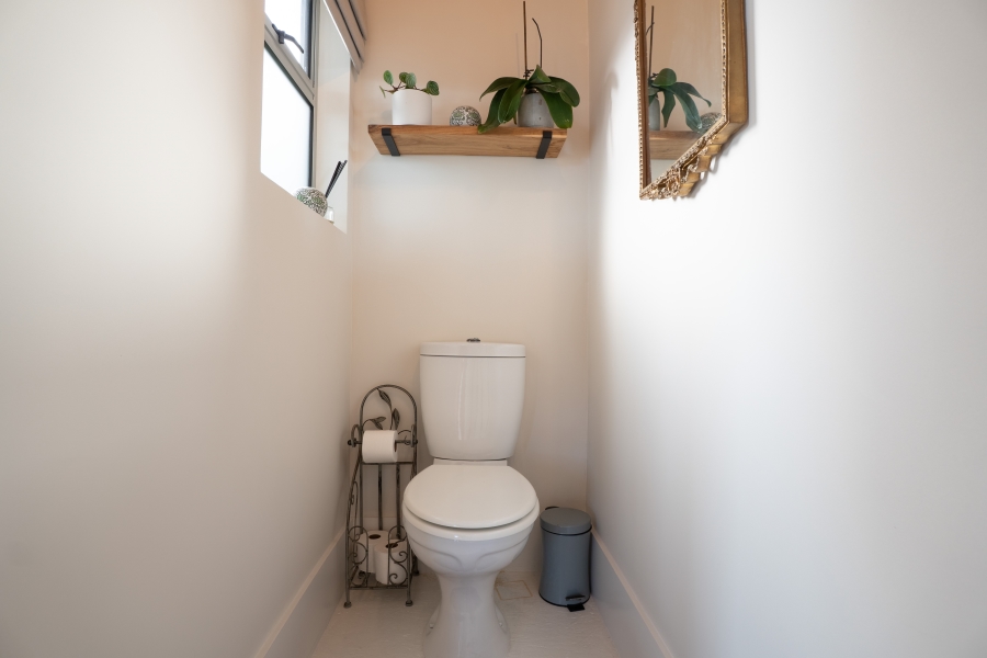 3 Bedroom Property for Sale in Clovelly Western Cape